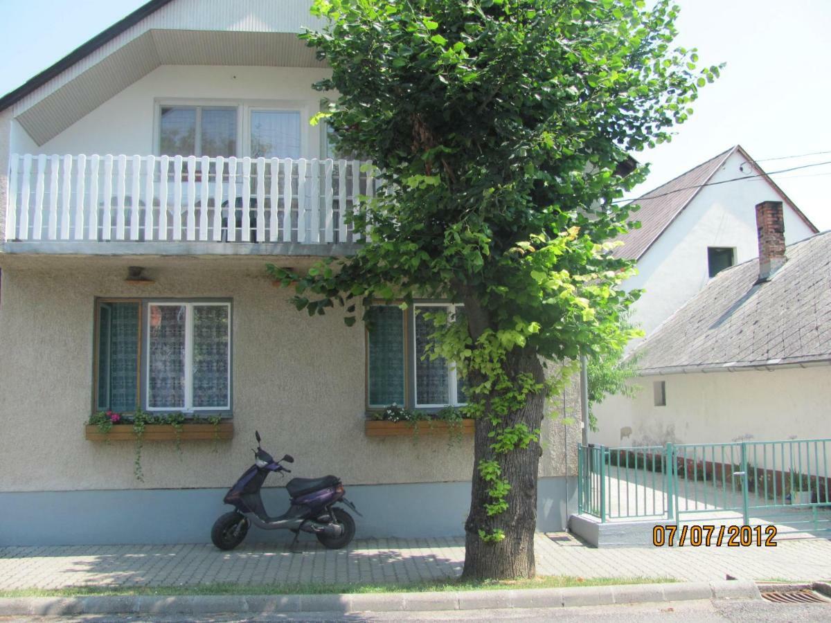 Jasmin Apartman Balatongyörök Esterno foto